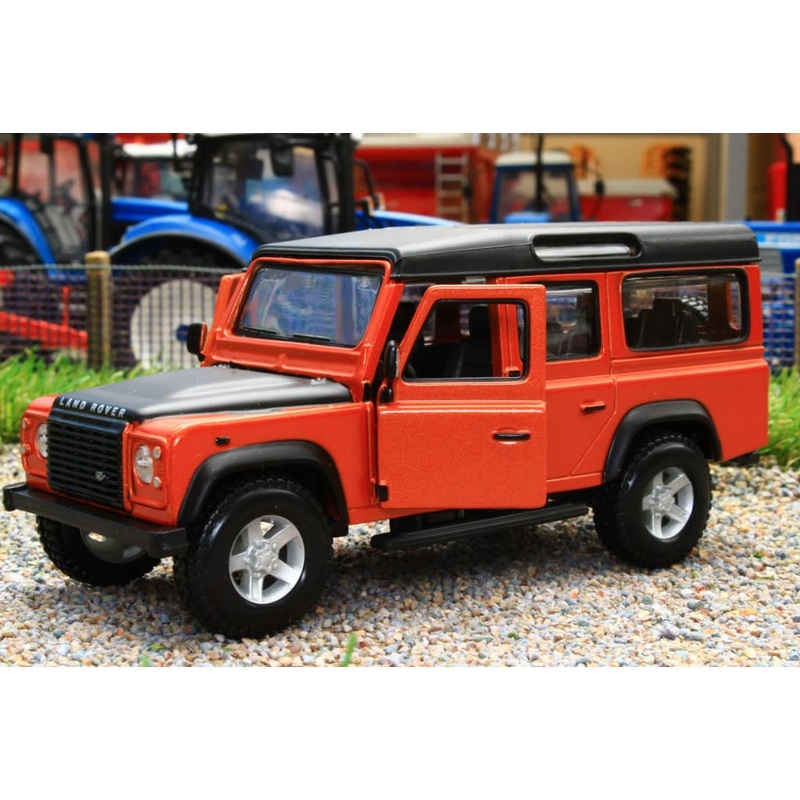 BUR43029O Burago 1:32 Scale Land Rover Defender 110 Station Wagon in Metallic Burnt Orange and Black