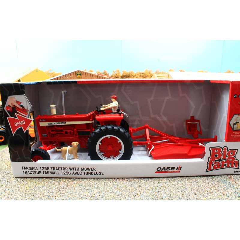 ERT44380 Ertl 1:16 Scale Big Farm International 2WD Tractor with topper ** 30% OFF! **