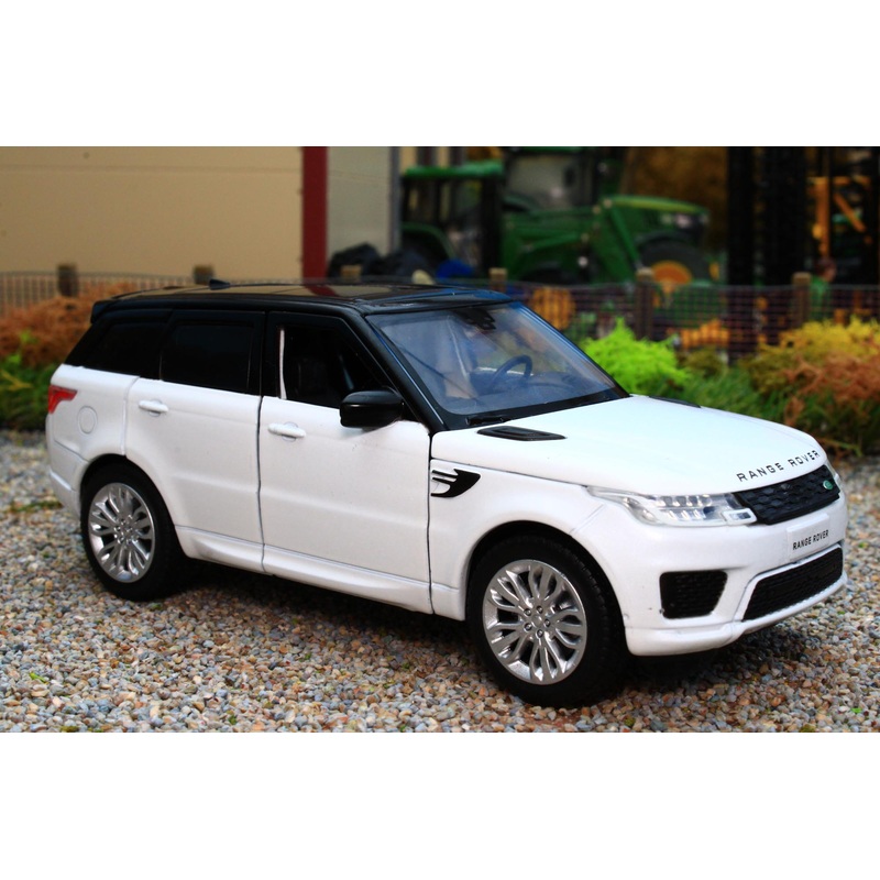 TAY32105015 Tayumo 1:32 Scale Range Rover Sport 4x4 in Fuji White
