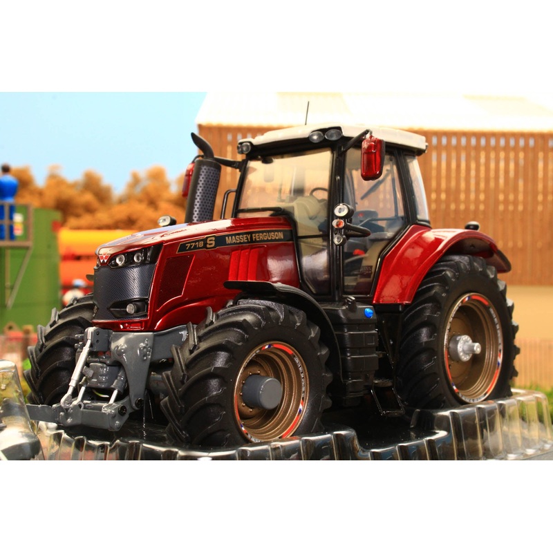 UH6384 Universal Hobbies 1:32 Scale Massey Ferguson 7718S SOUL Limited Edition