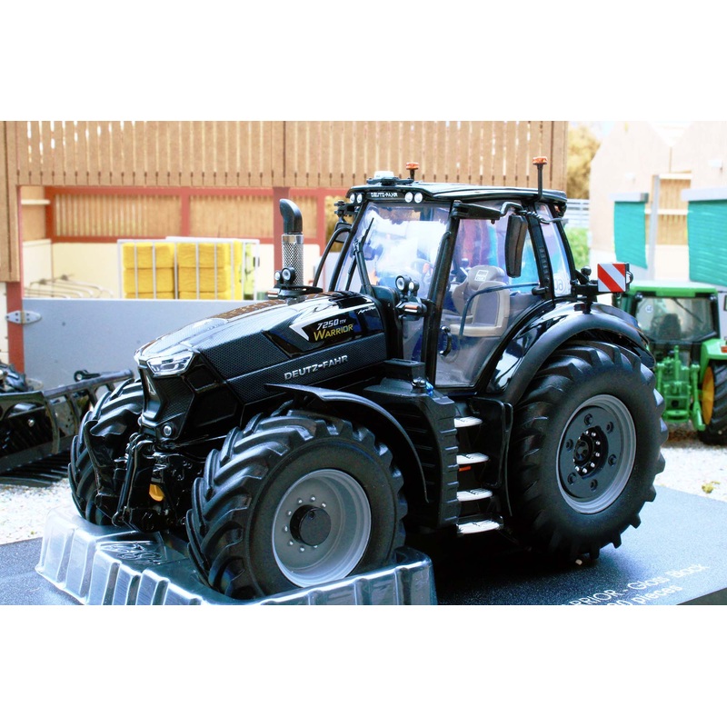 UH6483 Universal Hobbies Deutz-Fahr 7250 TTV Warrior Tractor in Gloss Black Ltd Edition (1000pcs)
