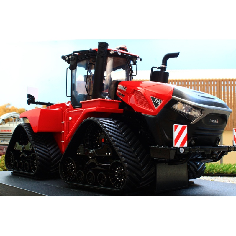 UH6654 Universal Hobbies Case IH Quadtrac 715 Tractor (2024)
