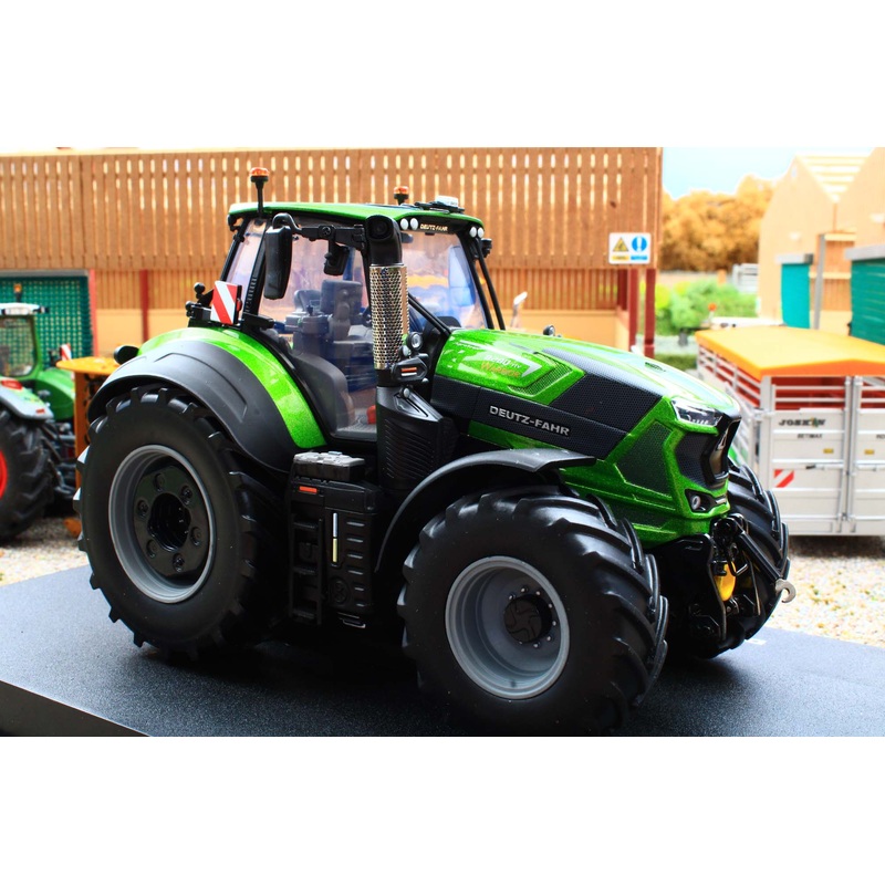 UH6686 Universal Hobbies Deutz-Fahr 8280 Warrior Tractor Ltd EditIon in Metallic Green