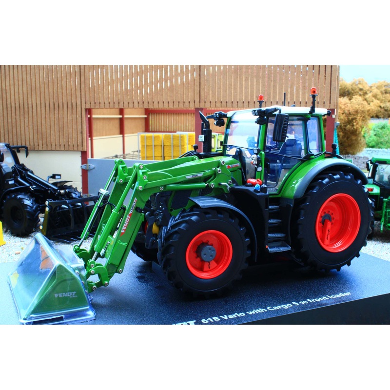 UH6688 Universal Hobbies Fendt 618 Vario Tractor with Loader