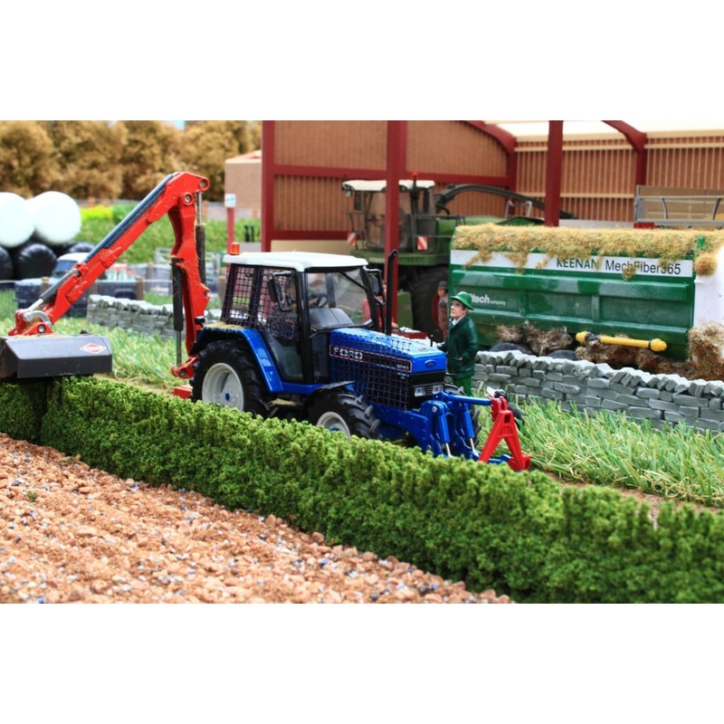 BT2073 Trimmed Hedges (Set of 2)
