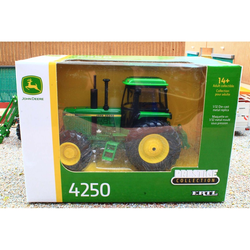 ERT45915 ERTL 1:32 Scale John Deere 4250 4WD Tractor Prestige Collection Model