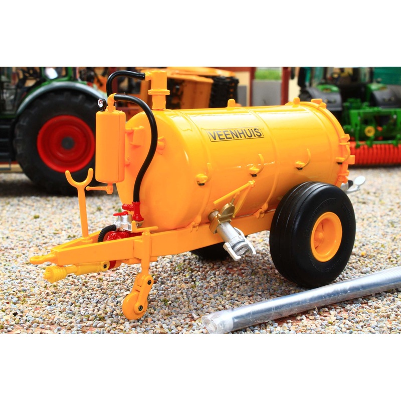 MM2413 Marge Models 1:32 Scale Veenhuis Populair 3200 litre Slurry Tanker