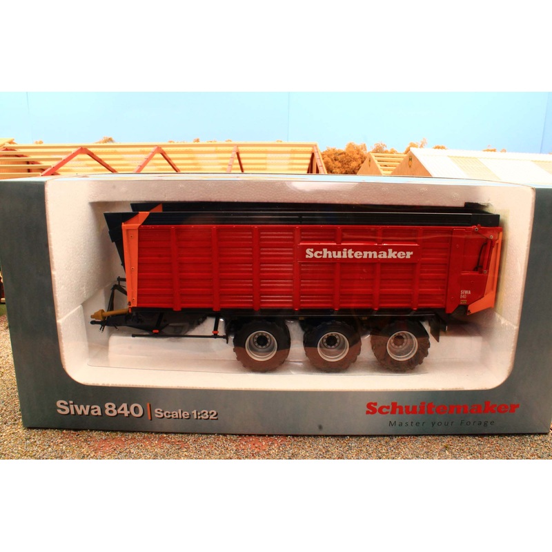UH6409 Universal Hobbies 1:32 Scale Schuiitemaker Siwa 840 Triple Axle Trailer Limited Edition