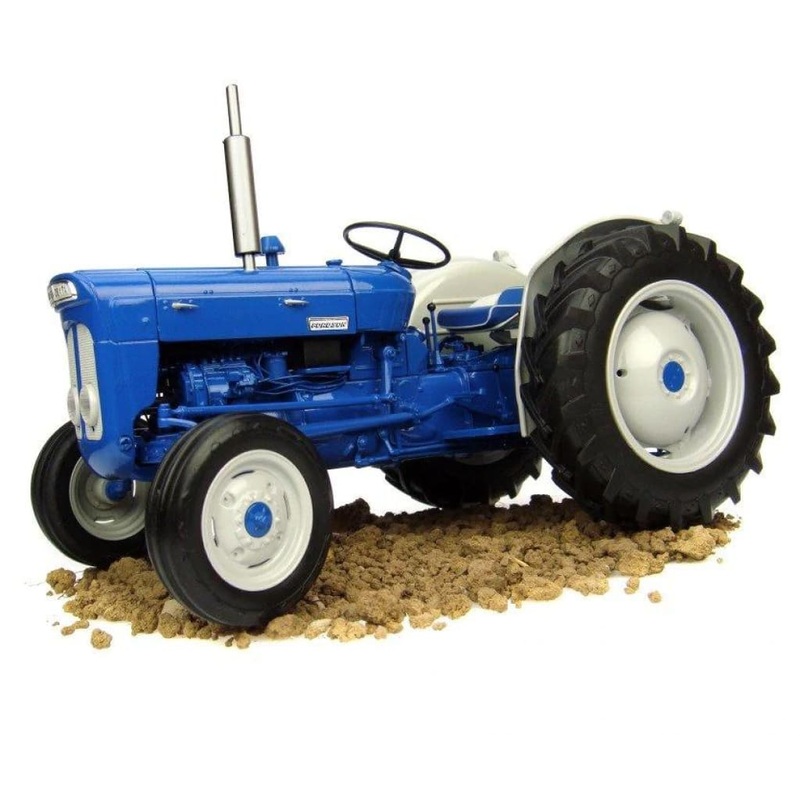 UH2900 Universal Hobbies 1:16 scale Fordson Super Dexta