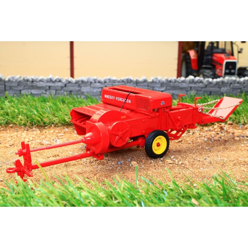 UH5239 UNIVERSAL HOBBIES MASSEY FERGUSON NO3 BALER