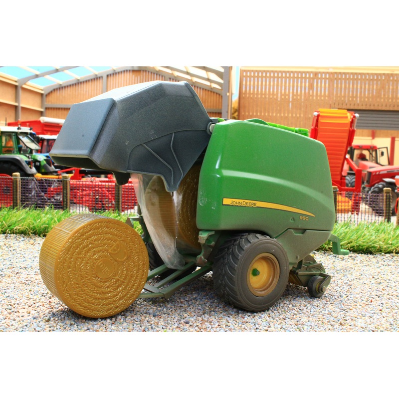 2465(w) WEATHERED SIKU JOHN DEERE ROUND BALER