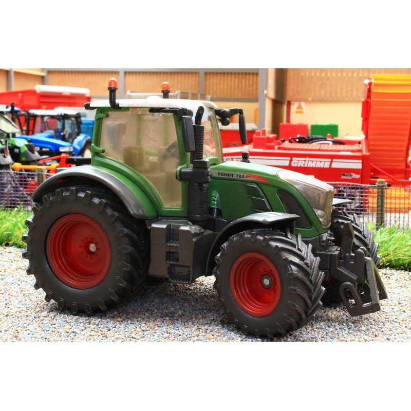 3285(w) WEATHERED SIKU FENDT 724 VARIO TRACTOR