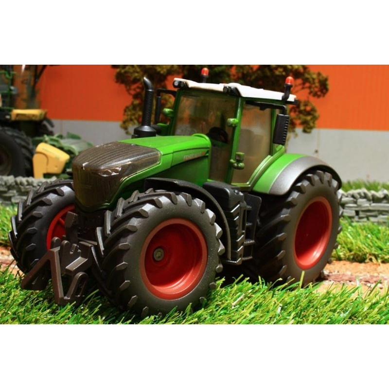 3287(w) WEATHERED SIKU FENDT 1050 VARIO TRACTOR