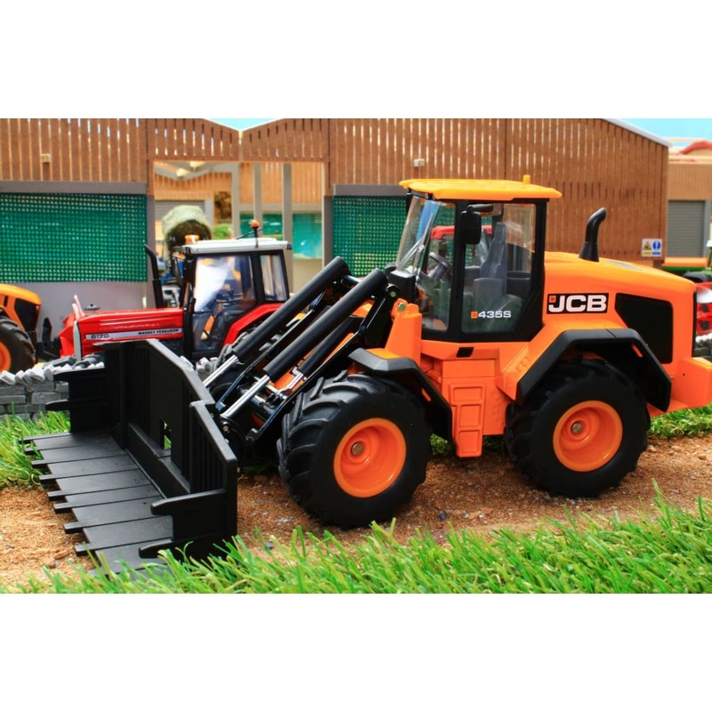 3663 Siku JCB 435S Wheeled Loader (With Removable Attachment)