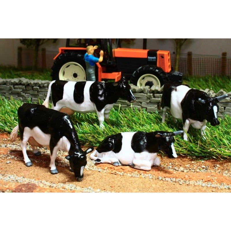 40961 Britains Friesian Cattle Assortment 2