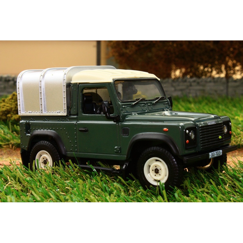 42732A1 Britains Landrover Defender In Green