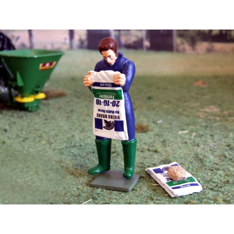 HLT-WM078D Man Emptying Fertiliser Sack with Empty Sacks