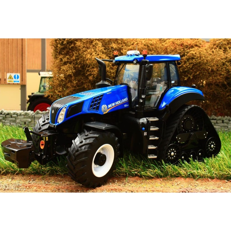 MM1803 MARGE MODELS NEW HOLLAND T8.435 SMARTTRAX TRACTOR