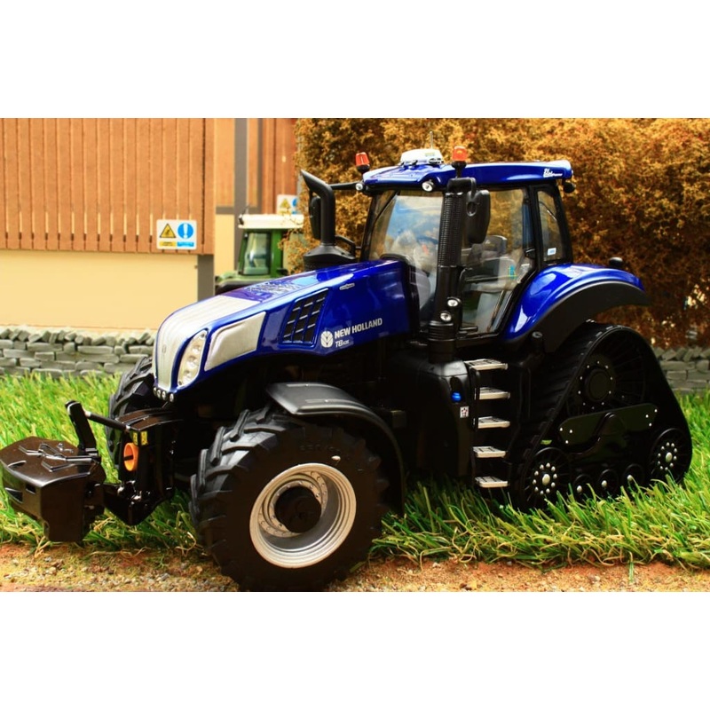 MM1804 MARGE MODELS NEW HOLLAND T8.435  BLUE POWER SMARTRAX TRACTOR