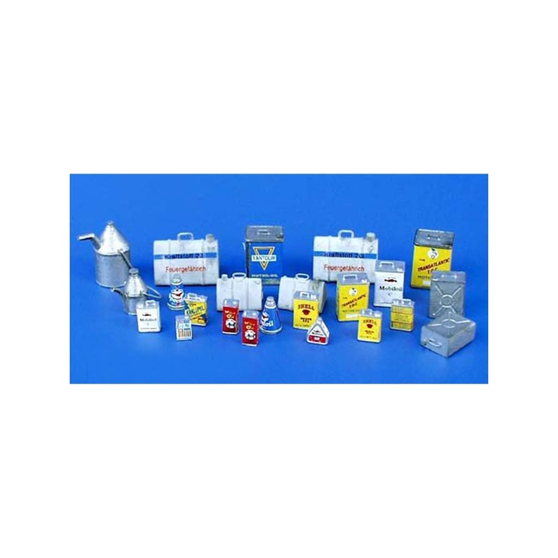 PLM106 Plusmodel Oil Can Selection (135 Scale)