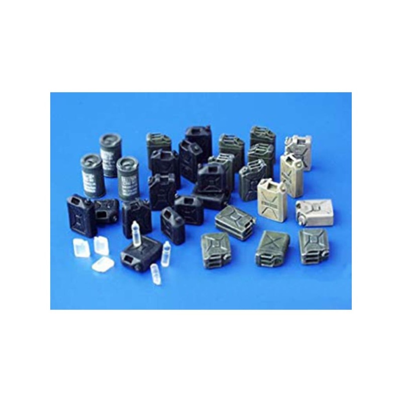 PLM126 Plusmodel Modern Oil Can Selection (135 Scale)