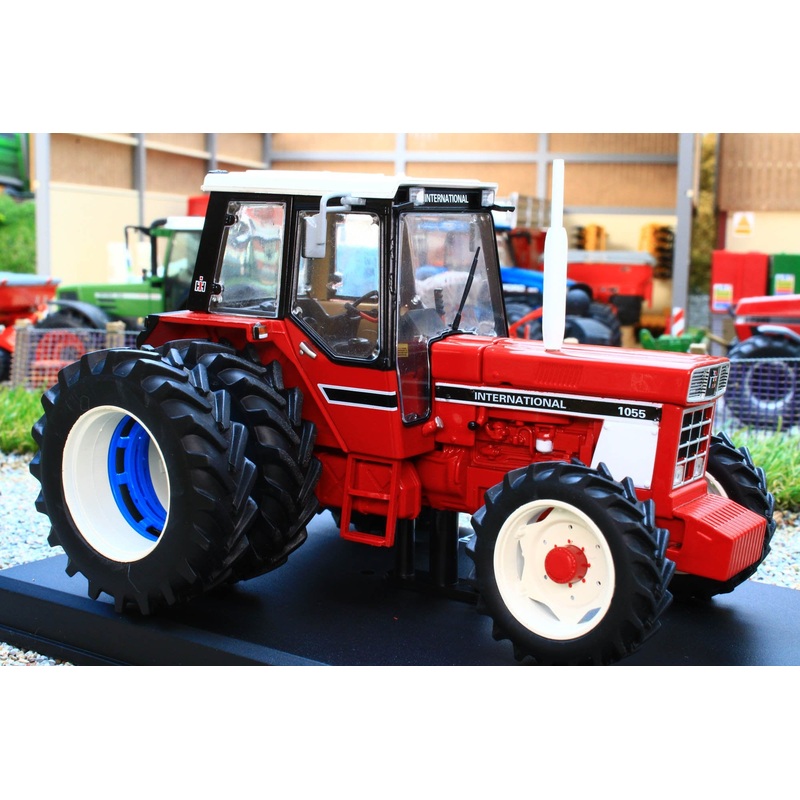 REP064 REPLICAGRI INTERNATIONAL IH 955 TRACTOR WITH DETATCHABLE REAR DUALS