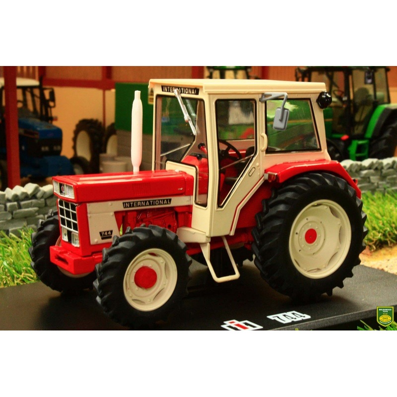 REP171 REPLICAGRI INTERNATIONAL 744 TRACTOR