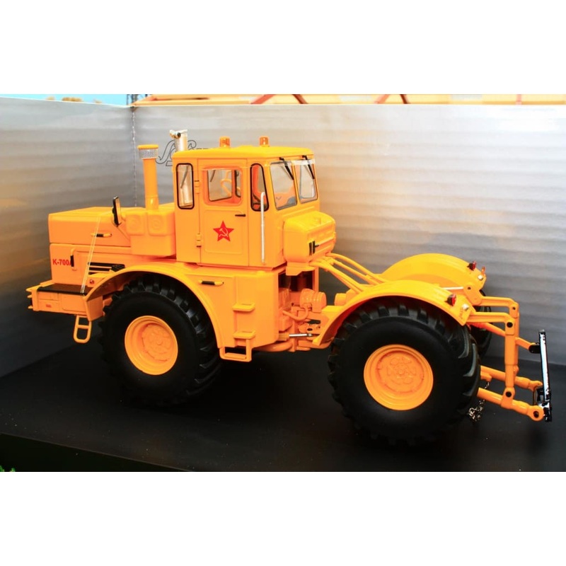 SCH07718 SCHUCO Kirovets K-700A Tractor in Yellow