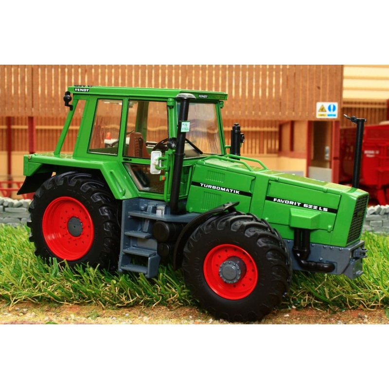 SCH07813 SCHUCO Fendt Favorit 622 LS Tractor