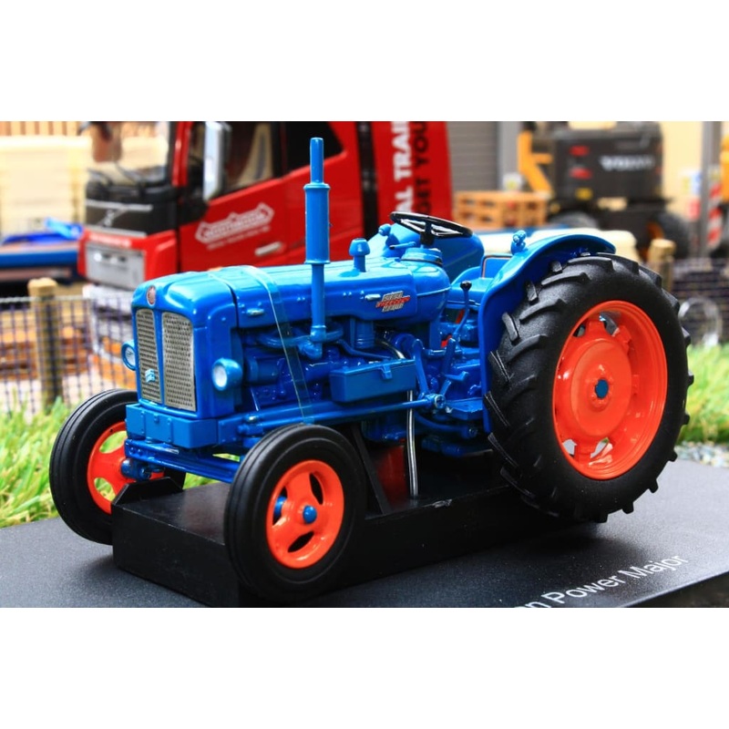 UH2636 Universal Hobbies Fordson Power Major Tractor