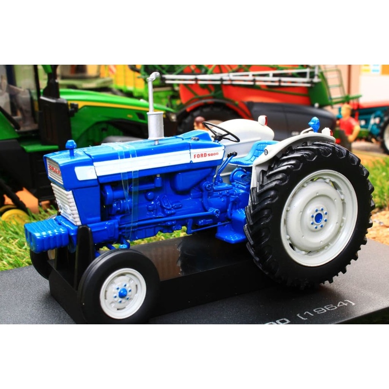 UH2808 Universal Hobbies Ford 5000 Tractor