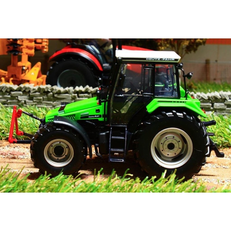 UH4217 UNIVERSAL HOBBIES DEUTZ-FAHR AGROXTRA 4.57 1991 TRACTOR