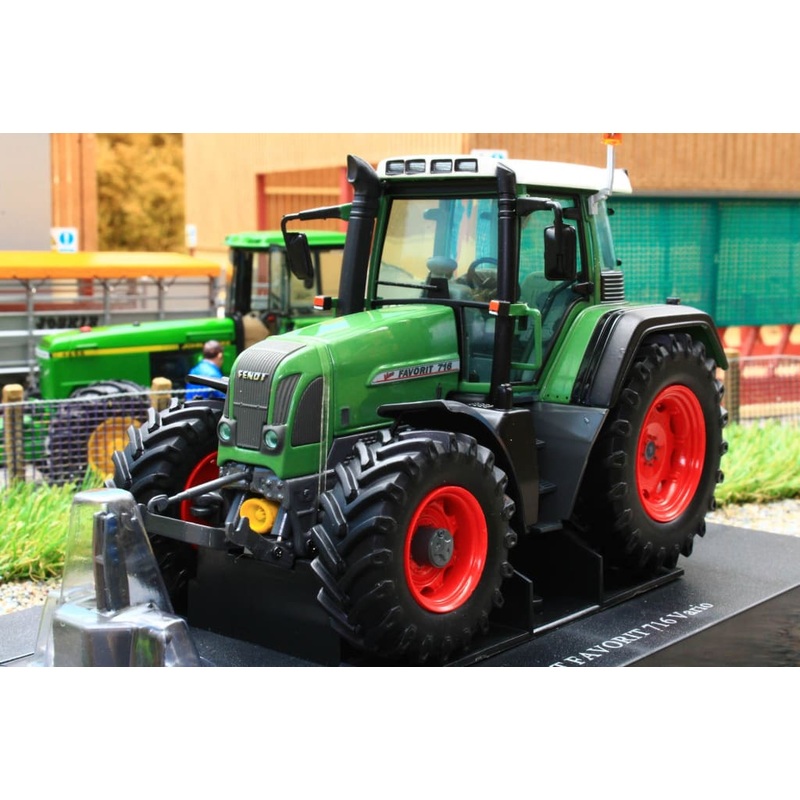 UH4890 UNIVERSAL HOBBIES FENDT TRACTOR - 716 FAVORIT VARIO GENERATION 1 1998 TO 2004