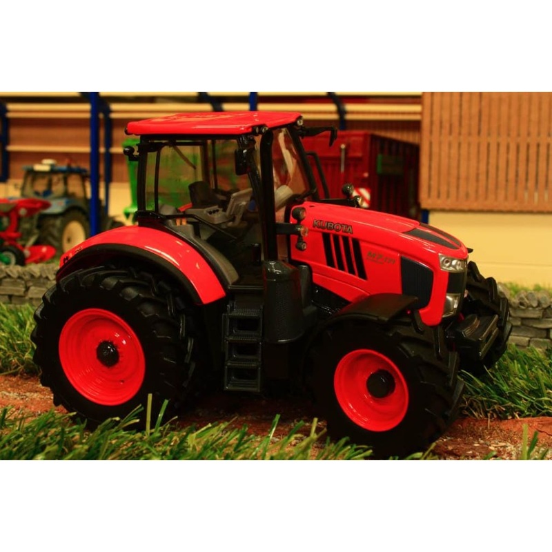 UH4931 UNIVERSAL HOBBIES KUBOTA M7-171 TRACTOR WITH DUAL REAR WHEELS