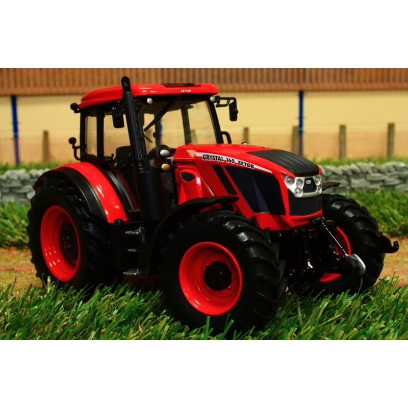 UH4951 UNIVERSAL HOBBIES ZETOR CRYSTAL 160 TRACTOR