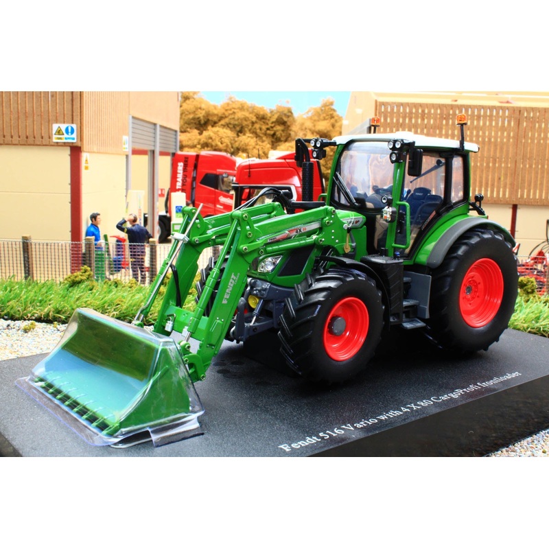 UH4981 Universal Hobbies Fendt 516 Vario 4WD Tractor with Front Loader