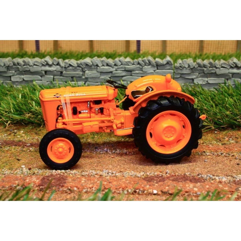 UH4990 UNIVERSAL HOBBIES MASSEY HARRIS 202 WORKBULL TRACTOR