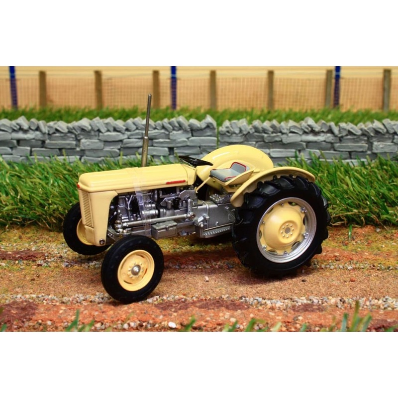 UH4991 UNIVERSAL HOBBIES FERGUSON T035  1957 PRODUCTION VERSION CREAM AND GREY TRACTOR