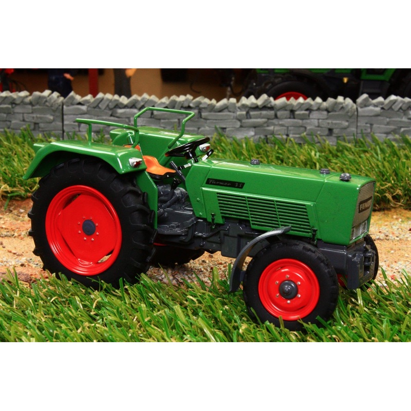UH5270 UNIVERSAL HOBBIES FENDT FARMER 3S TRACTOR