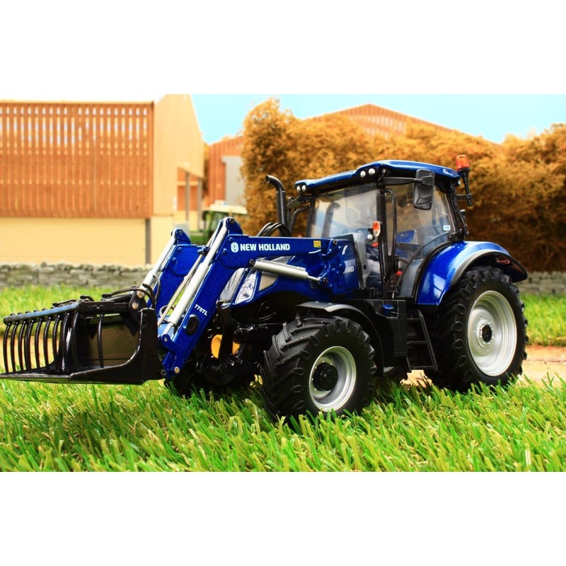 UH5320 UNIVERSAL HOBBIES NEW HOLLAND T6.175 BLUE POWER TRACTOR WITH LOADER