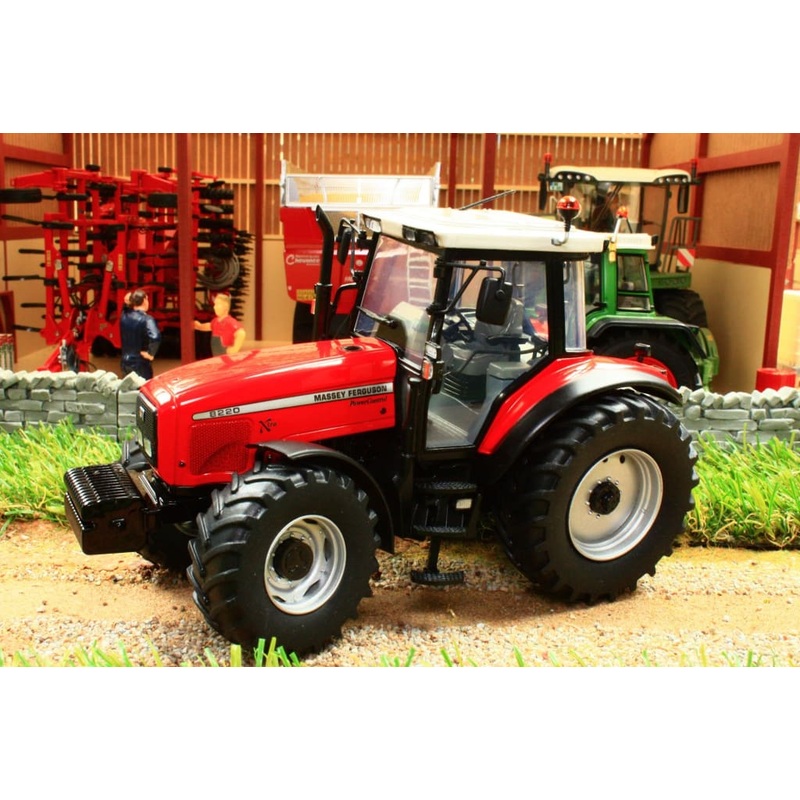 UH5331 UNIVERSAL HOBBIES MASSEY FERGUSON 8220 XTRA TRACTOR