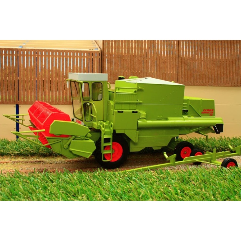 USK30012 USK CLAAS DOMINATOR 85 COMBINE HARVESTER - WITH CAB