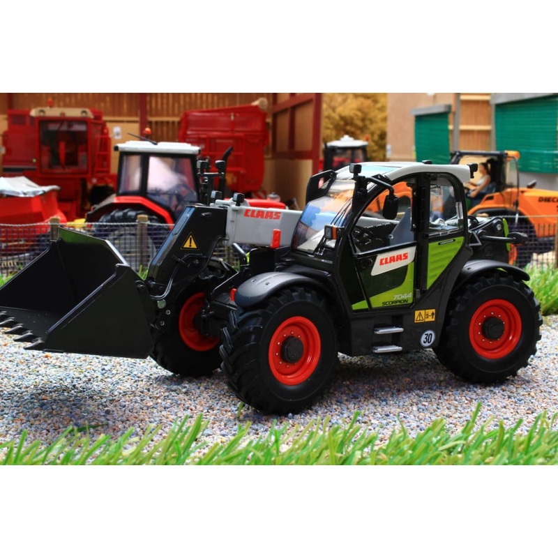W7347 Wiking Claas Scorpion 7044 Telehandler - Discontinued & Sold Out