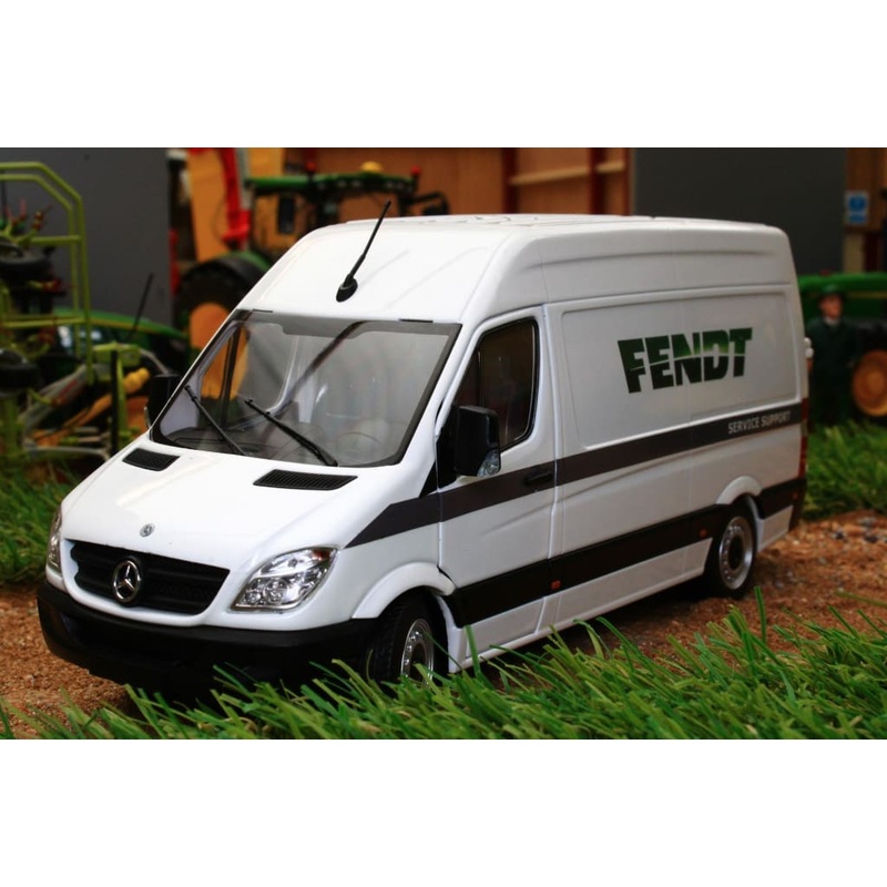 MM1905-01-01 MARGE MODELS MERCEDES SPRINTER VAN IN WHITE WITH FENDT LIVERY