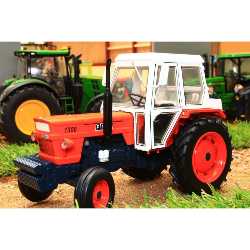 REP236 REPLICAGRI FIAT 1300 2X4 TRACTOR WITH CAB