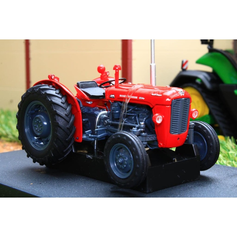 UH2701 Universal Hobbies Massey Ferguson 35X Tractor