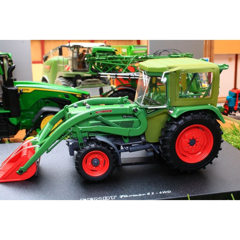 UH5310 UNIVERSAL HOBBIES FENDT FARMER 5S 4WD WITH FRONT LOADER AND CAB