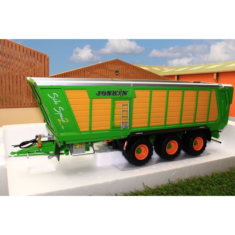 UH5336 UNIVERSAL HOBBIES JOSKIN SILO SPACE 2 590T SILAGE TRAILER