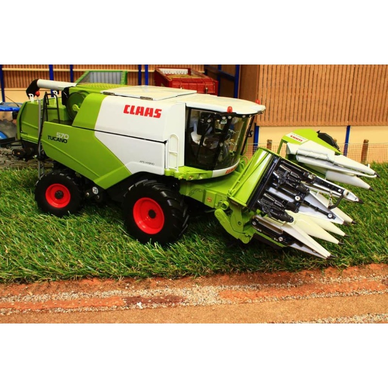 W7818 WIKING CLAAS TUCANO 570 COMBINE HARVESTER WITH CONSPEED 8.75 CORN HEADER