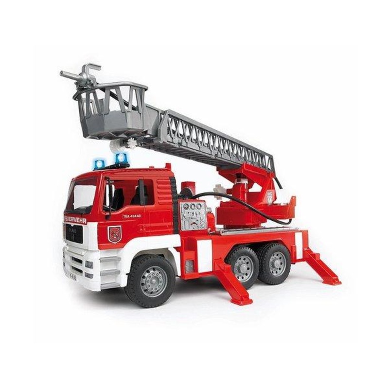 B02771 BRUDER MAN FIRE ENGINE WITH SELWING LADDER